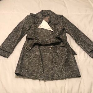 Kenneth Cole size medium metallic trench coat w adjustable belt large buttons